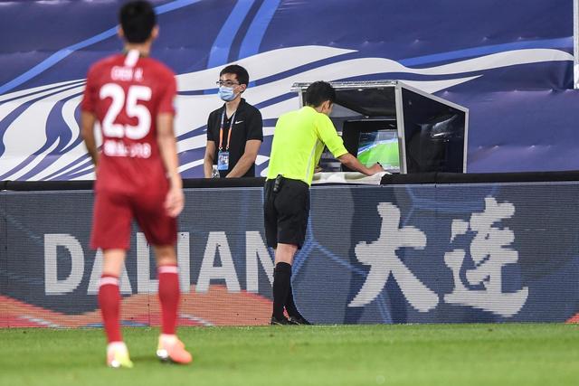 羽毛球大师赛首日：中国组合表现出色，陆光祖轻松晋级